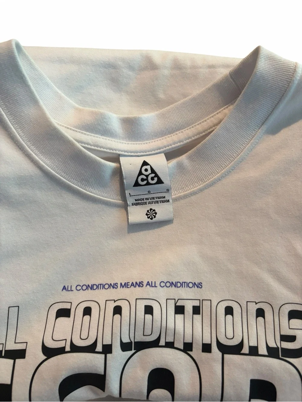 Nike ACG mens L white long sleeve shirt